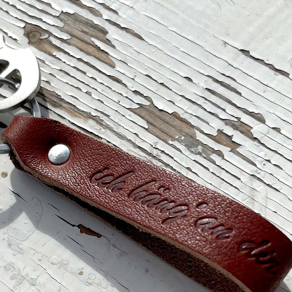 Anhänger mit Leder-Band